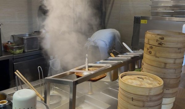 如何选择证券公司 西贝门店回应“罗永浩吐槽西兰花保质期2年”：冷冻锁鲜保存的有机花菜，进后厨参观需持健康证